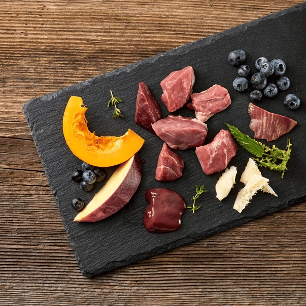 Kecske báránnyal, sütőtökkel, áfonyával és fehér répával, 12x800g, MEATLOVE