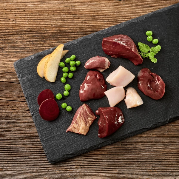Nyúl marhával, borsóval, körtével és céklával, 400g, MEATLOVE